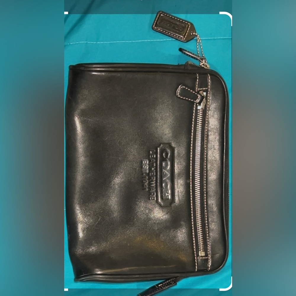 *** MENS COACH leather shaving kit*** - Picture 2 of 5